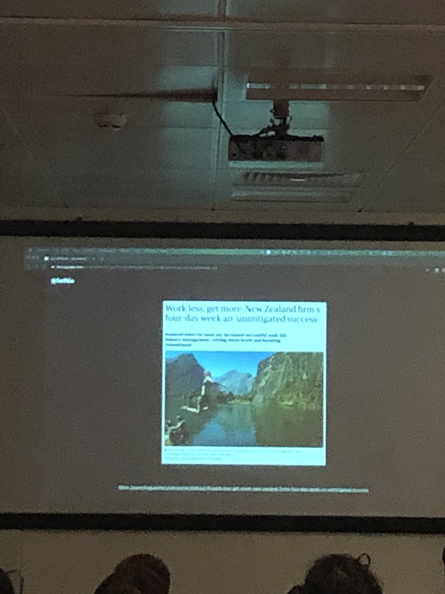 mattpowerdev's tweet image. Everyone sending this to their bosses like 😏 #LeicesterJS