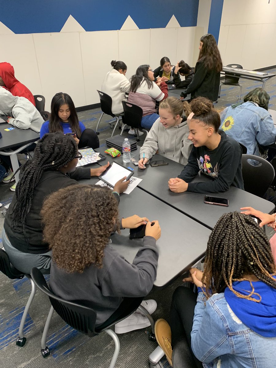 LCTechDay's tweet photo. The de”tech”tives are hard at work trying to figure out how to break out of the digital Breakout Box! 🔎🔒 @LCDIGMIL @LCHS_Patriots #LCTechDay #WeAreLC https://t.co/XDNKPxLsDx