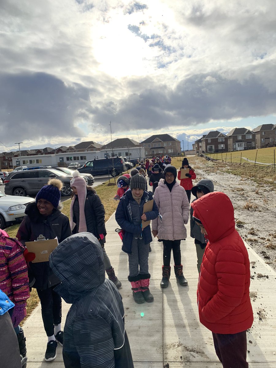 MissLiu_VIO's tweet photo. We went on a rock scavenger hunt with @MsPitoscia ‘s class today! https://t.co/GhzS5As4ui