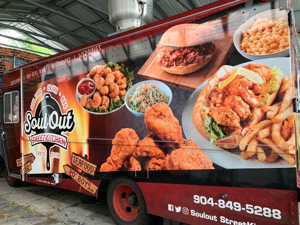 BoldCtyGraphics's tweet photo. BEFORE &amp; AFTER food truck wrap. Custom designed in-house. Quality @ffellers @3MFilms vinyl. Make your business turn heads wherever you go. https://t.co/fHUuFhO27R 😎🥩🍗🔥🍴 https://t.co/jF51lqF18Q