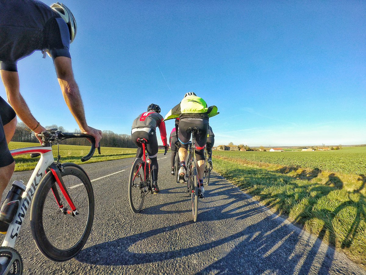 manudesrafa_l's tweet photo. Un doux ride pour la saison et bien ensoleillé 😎 en ce jeudi pour le Team Rafa’L @ShimanoROAD @CastelliCycling @max_wheel_ @GarminFrance @ScottSportsFR #rafalsocks #rafal #sockgame #leteamrafal #castellicycling #castellifrance #garmin #scott #shimano #duraace #maxwheel https://t.co/uqOUkjVL6A
