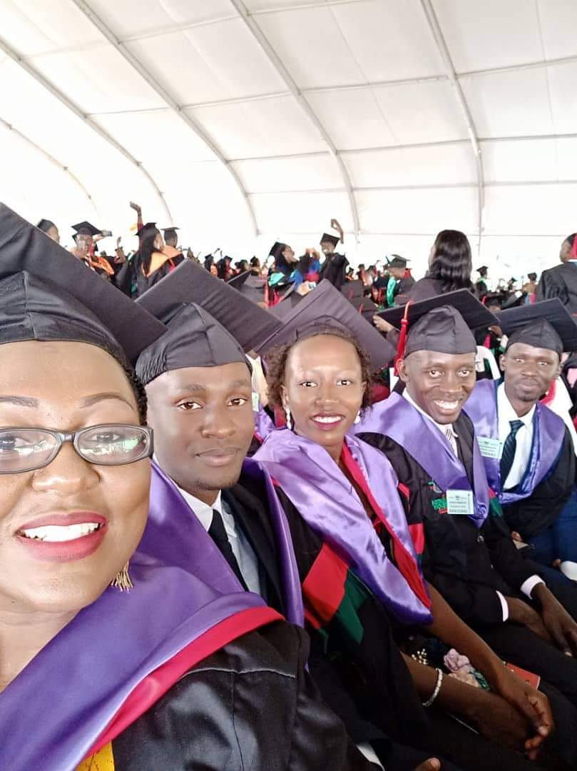 AssociationApu's tweet photo. Meet the new physicians on the block. #Mak70thGrad https://t.co/WCBG0lOVsj