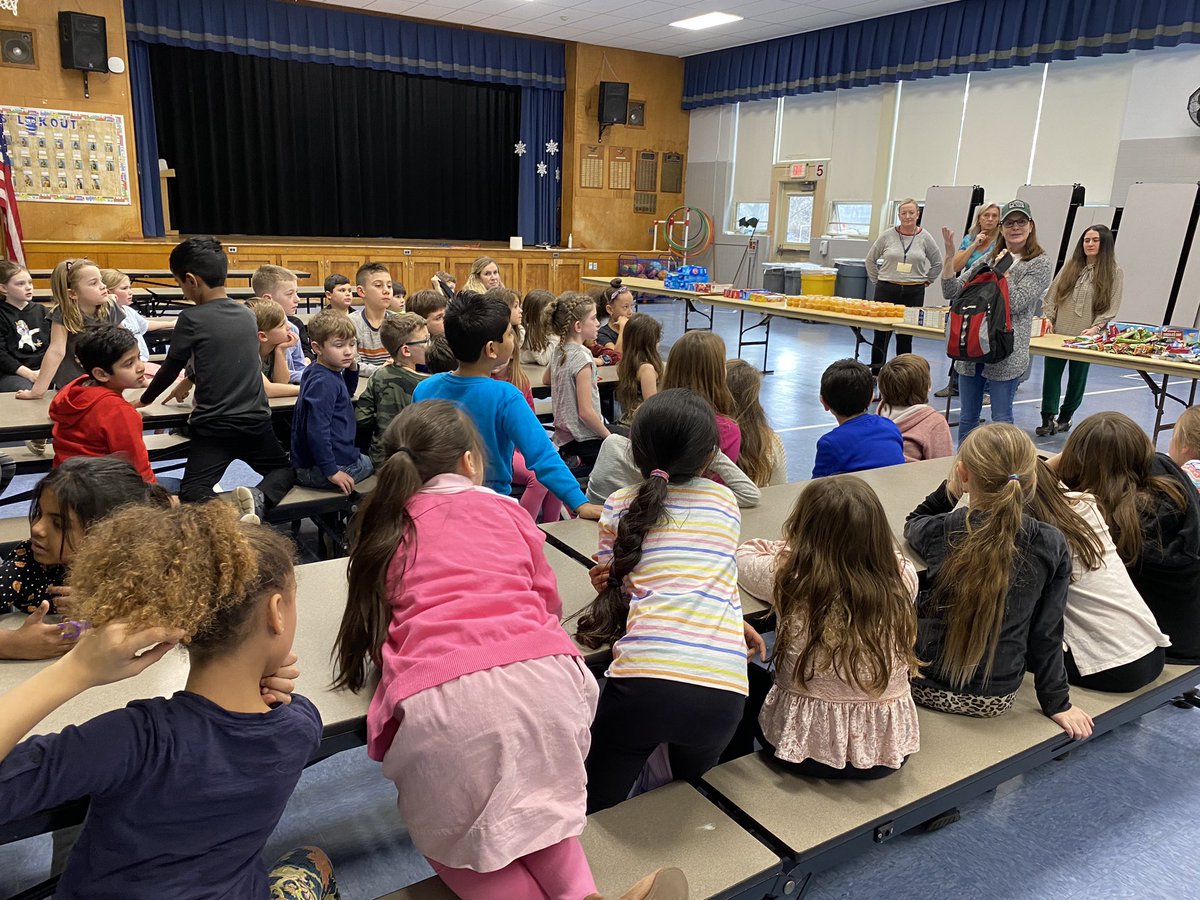 PtoFairview's tweet photo. This afternoon our 2nd graders learned all about @backpackcrewnj! They then assembled bags of food which they donated. These bags will go into backpacks that are given to kids in need in our community! #GiveBackWeek @MTPSFairview #MTPSpride #FVfocused https://t.co/AkVLLOpVrO