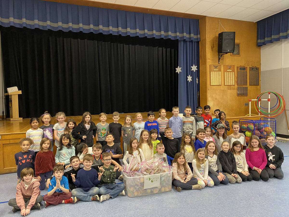 PtoFairview's tweet photo. This afternoon our 2nd graders learned all about @backpackcrewnj! They then assembled bags of food which they donated. These bags will go into backpacks that are given to kids in need in our community! #GiveBackWeek @MTPSFairview #MTPSpride #FVfocused https://t.co/AkVLLOpVrO