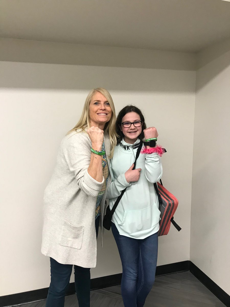 hw_warriors's tweet image. Warrior Challenge Club shared Anti-Bullying bracelets with their follow classmates and teachers today! #1PHASD