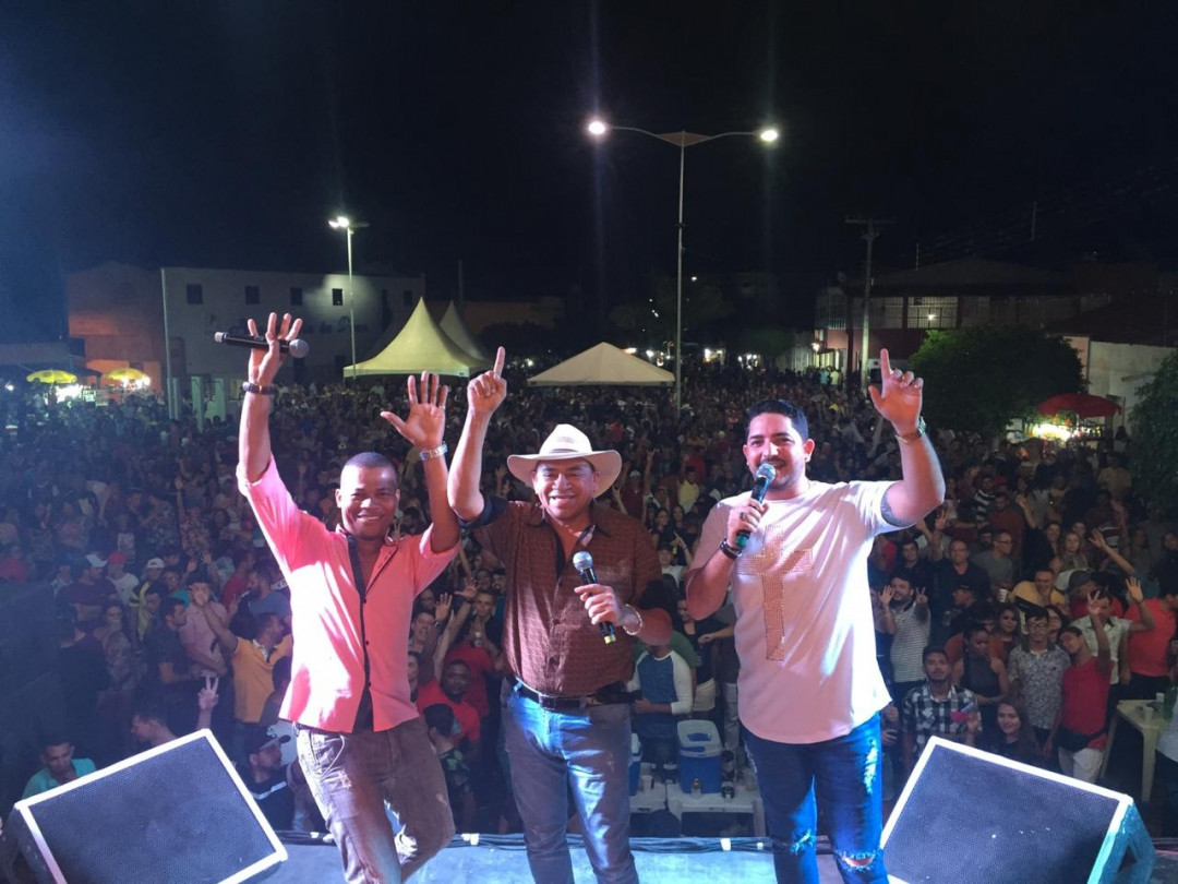 Que show foi esse Ouro Velho😍. Agradecemos a todos os forrozeiros que comparec... instagram.com/p/B7ZJFbLn3la