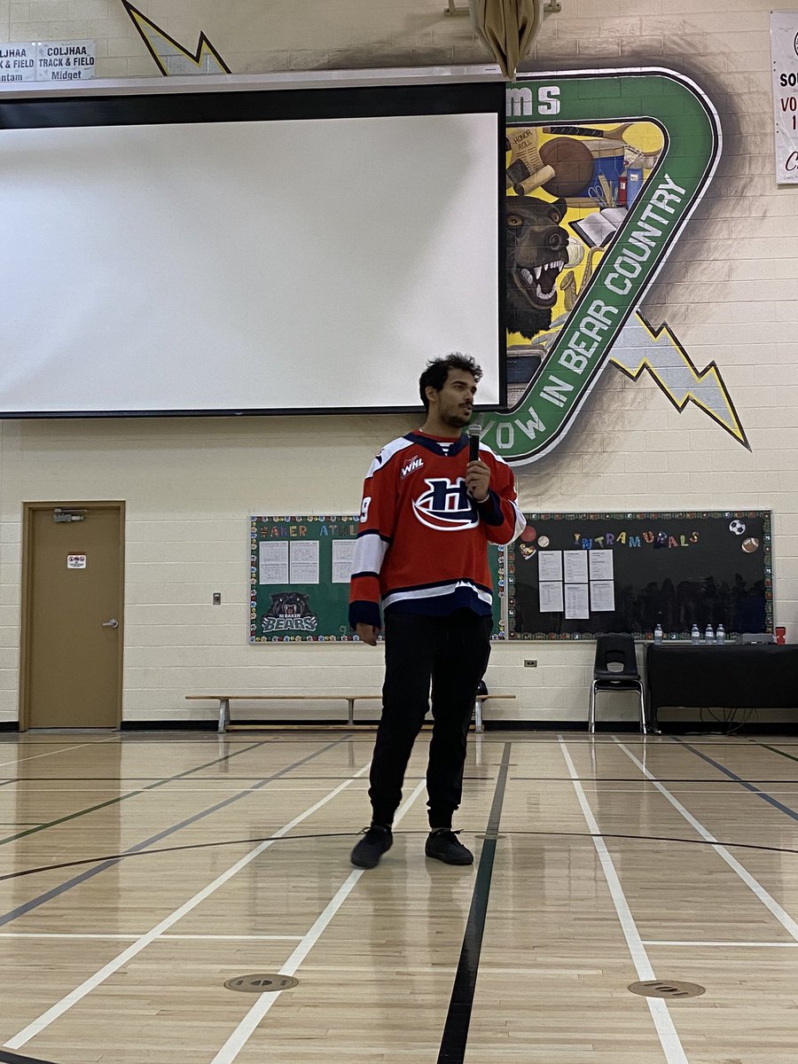 WHLHurricanes's tweet photo. Thanks again to RI Baker Middle School for having Athletic Therapist, @Homerhockey5, @PrefontaineTy, @dino_kambeitz21, and @KWilly__99 out this morning to talk about the importance of taking head injuries seriously. #YQL #WHLCanes https://t.co/5LqUvM5ODH