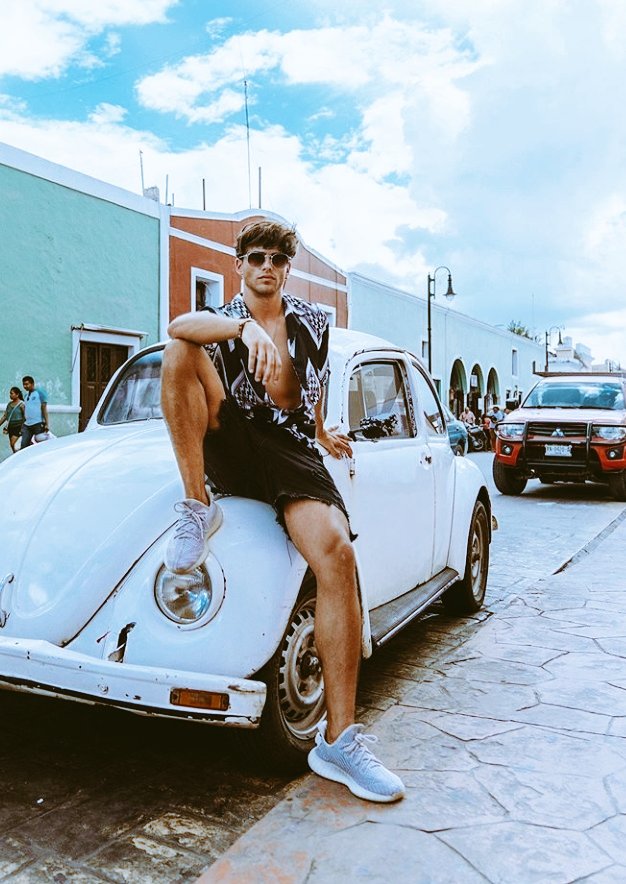 Marco (@marcoroson_) on Twitter photo 