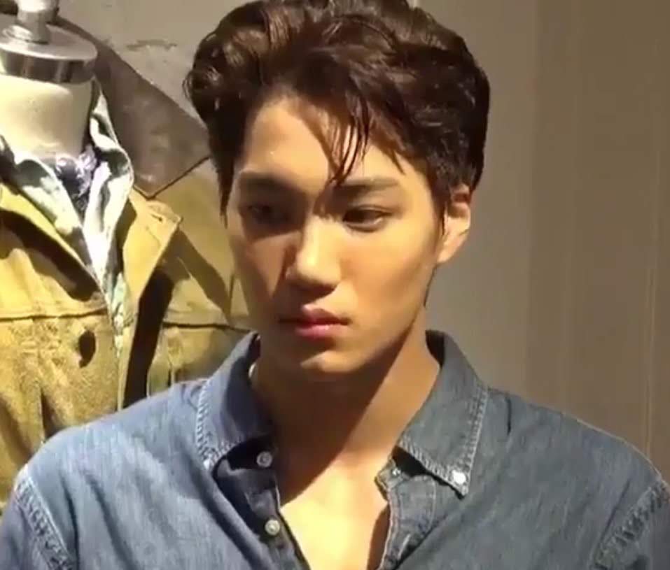 low quality jongin (@kjilq) on Twitter photo 