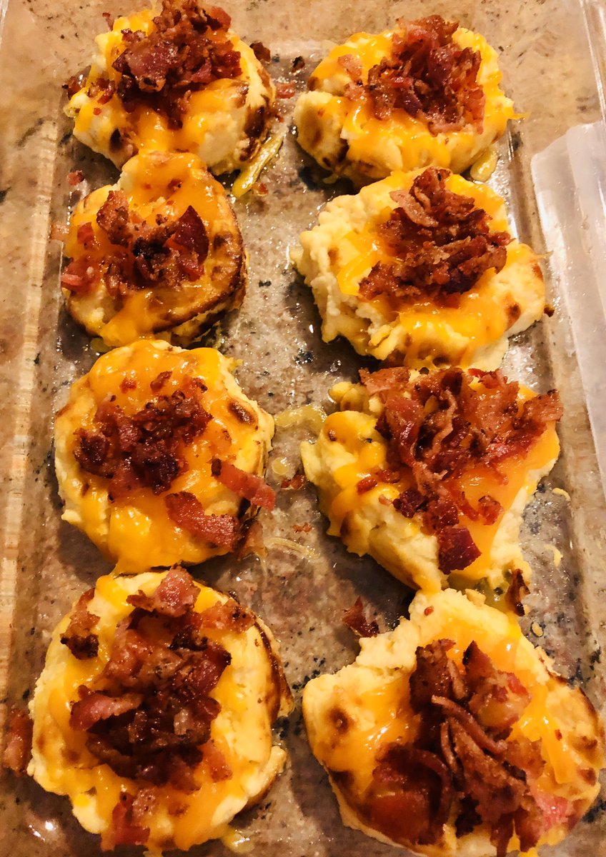 ChefSusanYtt's tweet image. #ChefSusanYtterberg #OrlandoPersonalChef #KetoChef #FauxtatoSkins #ZucchiniBoatPizzas #CrispyChickenThighs