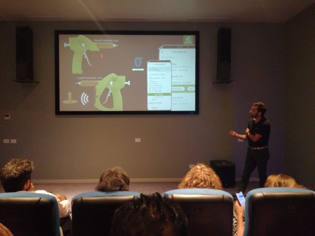 digirodeo's tweet photo. Estuvimos presentando nuestra #JeringaInteligente y #AppDigirodeo en #PuntaTech2020 https://t.co/B1UjGDIwPN