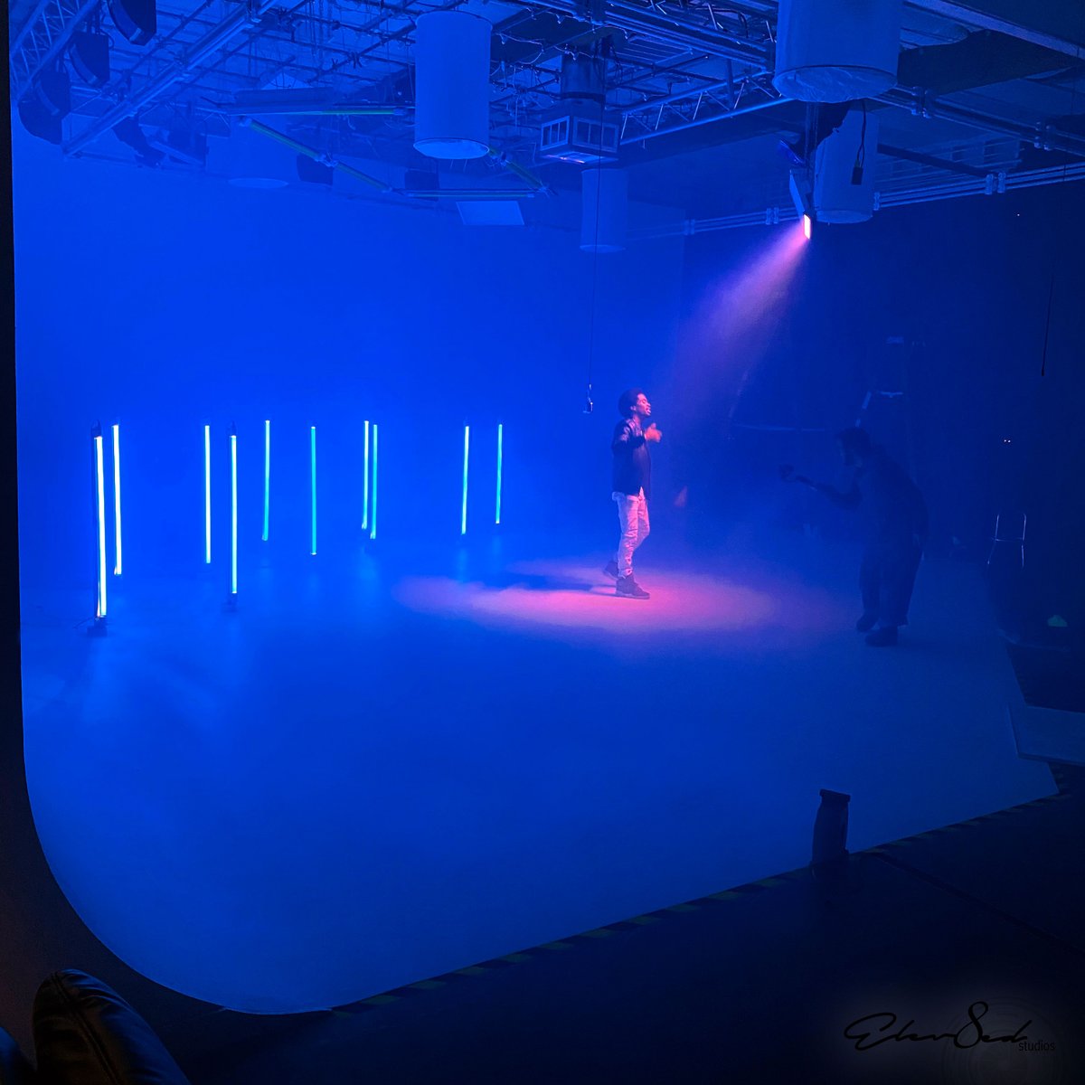 #BTS @day_1one
Videographer: <a href="/guivetchi/">ZenBar</a>
#sacramentostudio #videoshoot #sacramentomedia #creative #newmusic #recordingstudio #cinematography #cinematographer #hiphop #sacramentorecordingstudio #bayareamusic #fogmachine #sacramentoproud #setlife #norcalphotographer #lighting