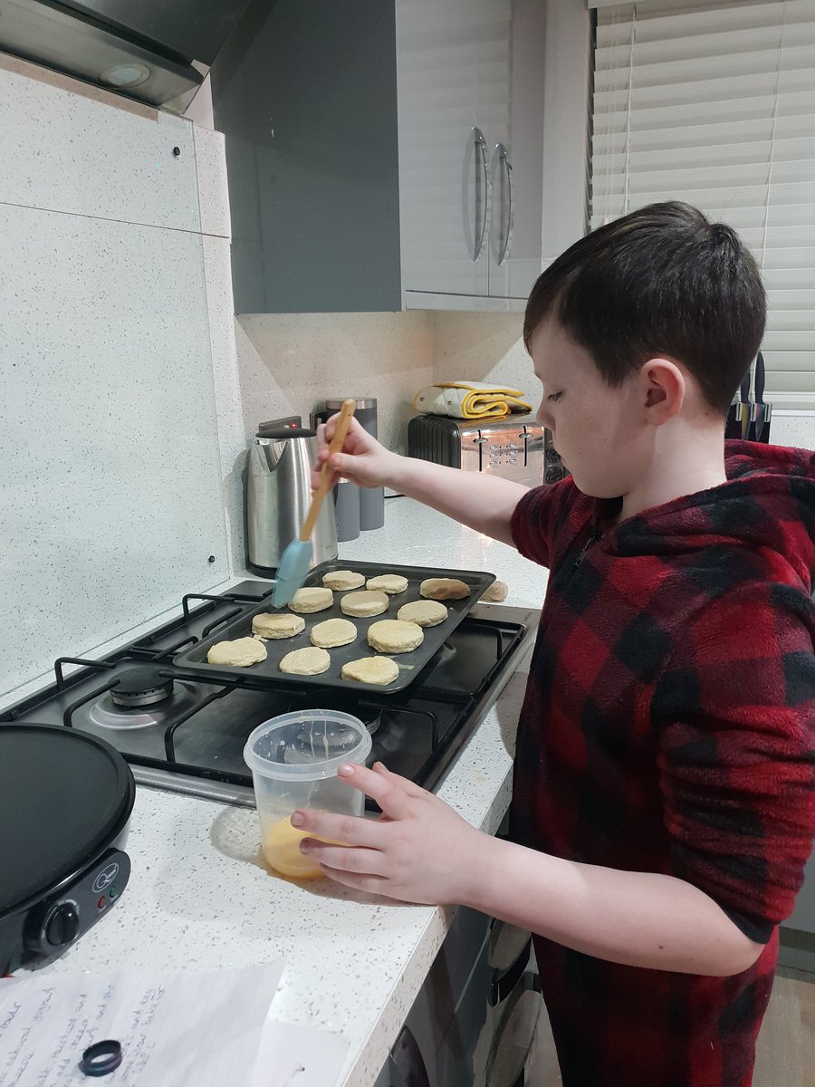 xtina276's tweet photo. Using his grans recipe to make cheese scones.
@NewMonklandPS
#scottishweek
#termlyhomework https://t.co/rEsKvKBhwI