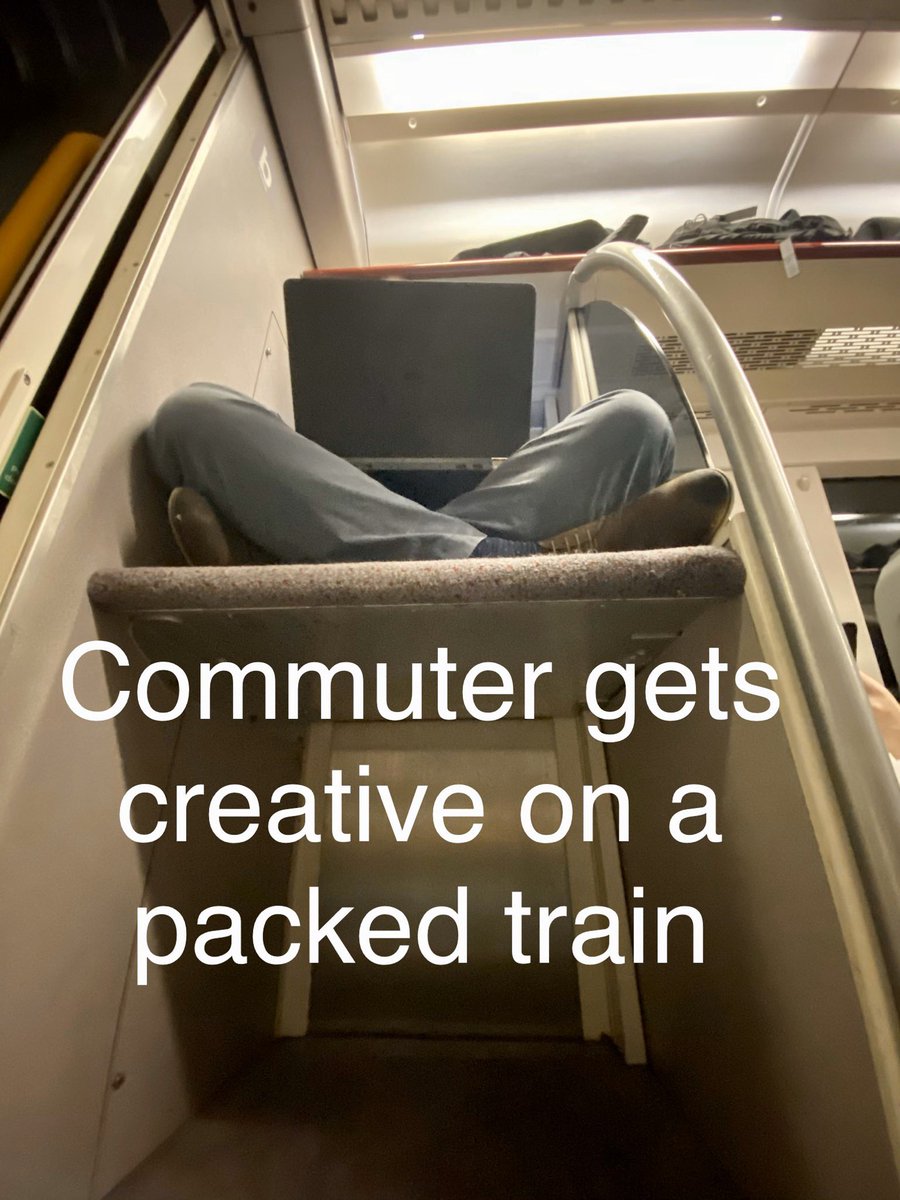 warwickeventsuk's tweet photo. Bit jealous that he got to the luggage rack first...#packedtrain @chilternrailway https://t.co/n6nI2oKH42