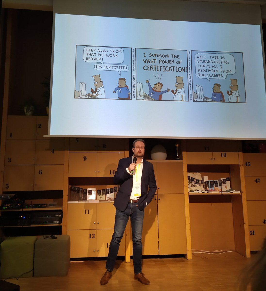gothofsourcing's tweet photo. #disrupthr event had an amazing kick off in Prague tonight 🤩😍🔥 @jantegze  talking about gamification #hrevent #prague #impacthub https://t.co/ArpYRJRPqe