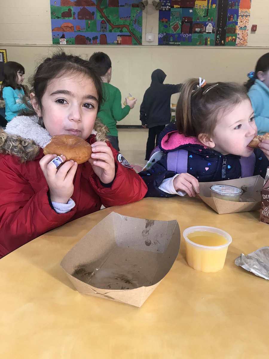 Free breakfast this week at WOS. Hmmmm ... can you resist the donuts for a healthy choice? Yum! Don’t forget to recycle! 🍩 ♻️ <a href="/WOSnews/">William O. Schaefer</a> #breakfast #wos