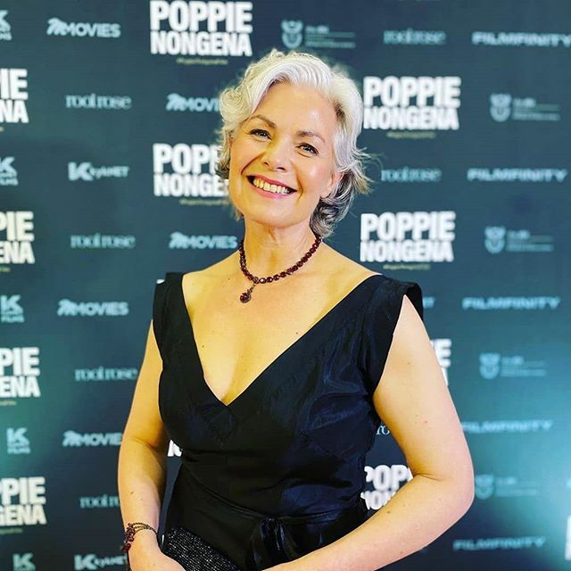 sa_artists's tweet photo. Credit to @poppiefilm : #PoppieNongenaFilm #Premiere: Geen bekendstelling nodig... die stralende #AnnaMartVanDerMerwe wat die rol van Antoinette vertolk. ~~~
#redcarpet #filmpremiere #ourstories https://t.co/CrTGBtrYbV