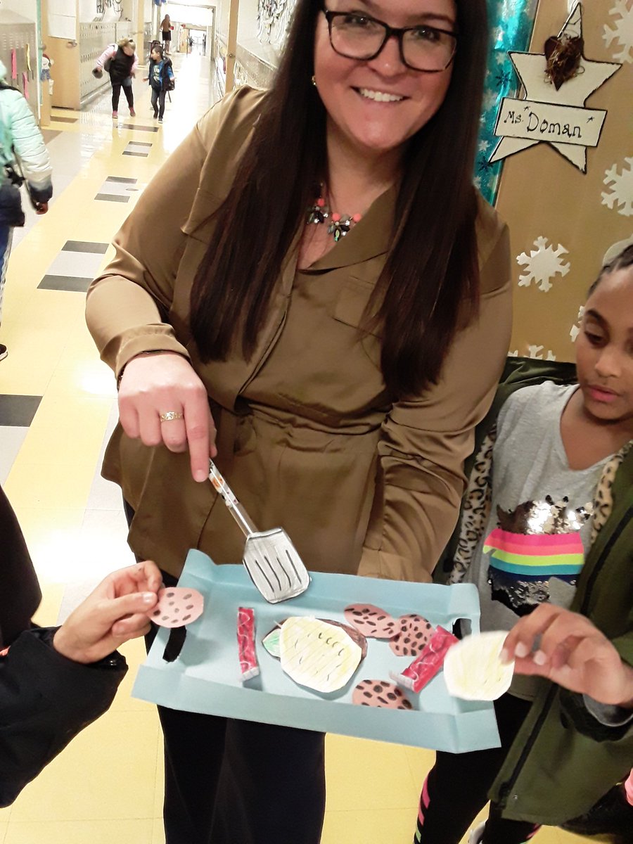 baes_ms's tweet photo. Ms. Doman's students created a breakfast platter complete with a tray and spatula! #baes #steam #falconpride https://t.co/CqNR7LFgLQ