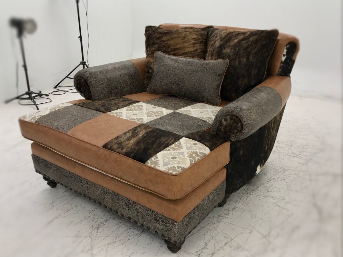 Sneak Peek to our new Calico Chaise with a reversible cushion that will be at the Las Vegas Market!

Come see us in B354!