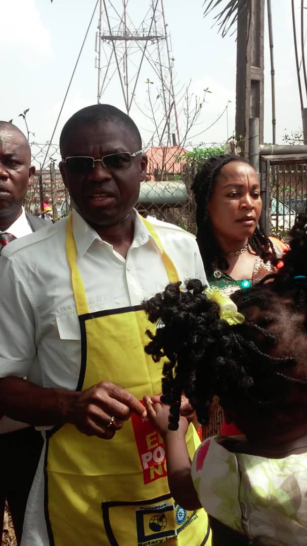 action_edo's tweet photo. Chairman Task Force on Immunization Rt @HonPhilipShaibu the Deputy Governor @Edostate and his team, #ComforHealth, #ES EDSPHCDA, #DDC,#SIO, #WHOSC in the ever busy king square @Benincity workng with the strategic team to ensure the last child is reached with #OPV during the SIPDs https://t.co/ebaCZtkp29