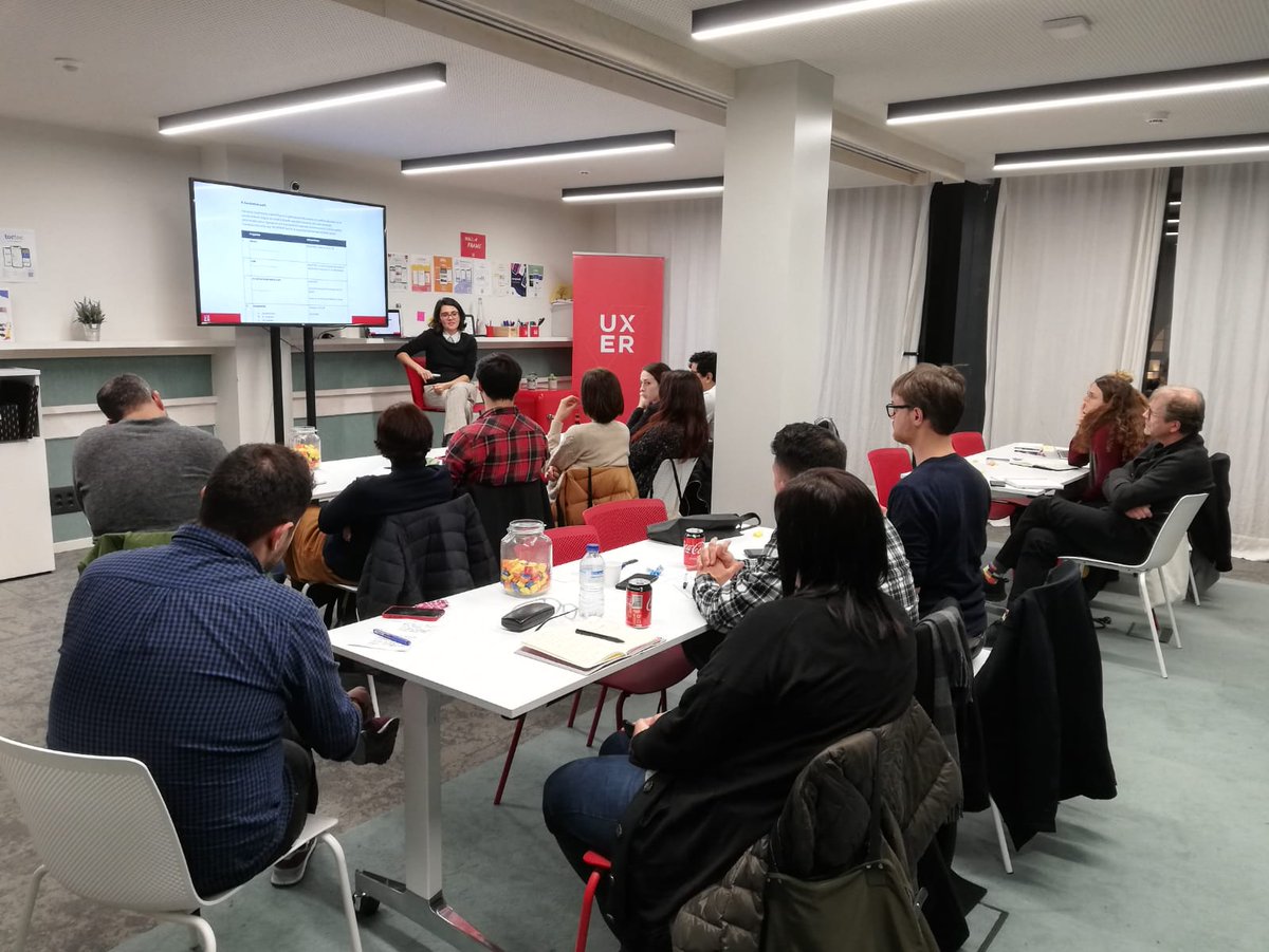 uxerschool's tweet photo. 🧐 En #Barcelona, junto a @saritarink, los #UXERS aprenden a definir criterios para reclutar una buena muestra de usuarios
#UXERWorkshop #UXResearch #ResearchPlan https://t.co/jr4m8IszM6