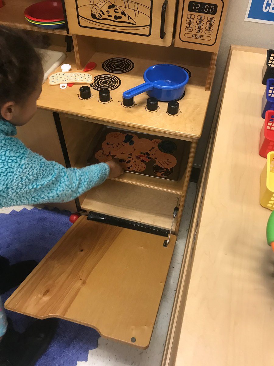 Possibly practicing for their future career in baking on “Think About the Future Thursday?”  Look at the delicious treats that these little bakers are making! ❤️ #OurKidsOurHeartOurHome #lisdprek #CameyPride <a href="/Camey_ES/">Camey Elementary</a>