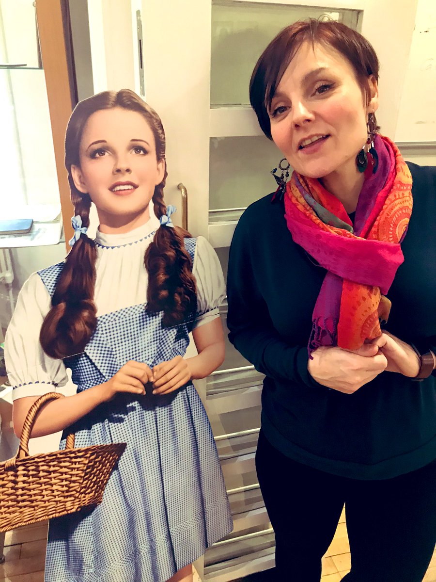 BillingReeves's tweet photo. Today’s #ActionLearning took us down that #yellowbrickroad, examining attributes needed by #leaders.  (Head, heart, hands) 

New found respect 4 the #wizardofoz &amp; it’s many hidden themes

#socentcommunity @SSENorthWest @BlackburneHouse #stories @SheehanJolene #writingcommunity https://t.co/MReFHyWQJ8