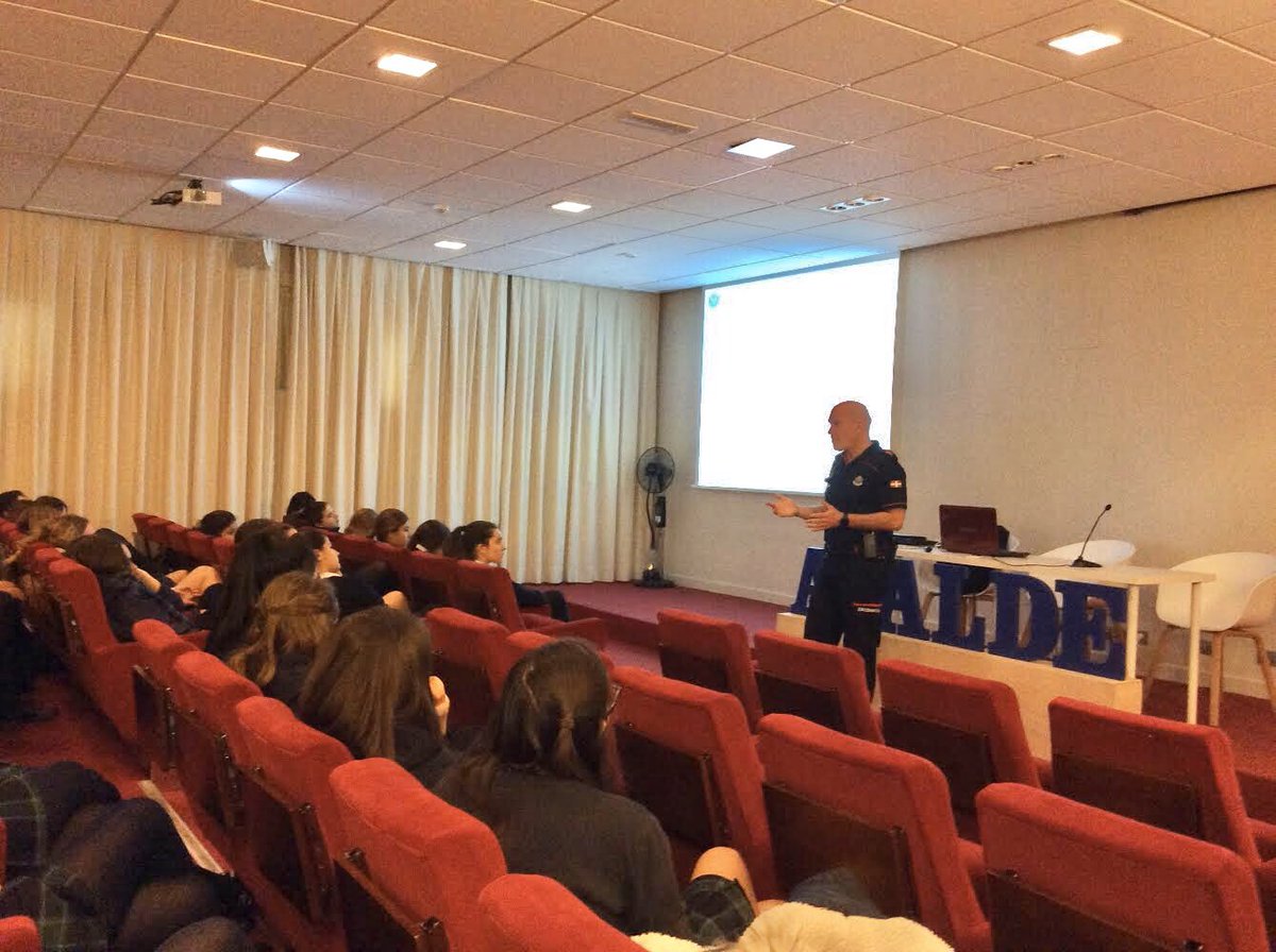 Ayalde_'s tweet photo. Una vez más, gracias @ertzaintzaEJGV por acercarnos a la realidad del consumo de alcohol y drogas en los #adolescentes.
Simplemente, impactante.
¿Realmente las necesitamos para disfrutar de la vida?
#estotambieneseducar
#loprimerolapersona
#Ayalde https://t.co/pb6oTUSpzy