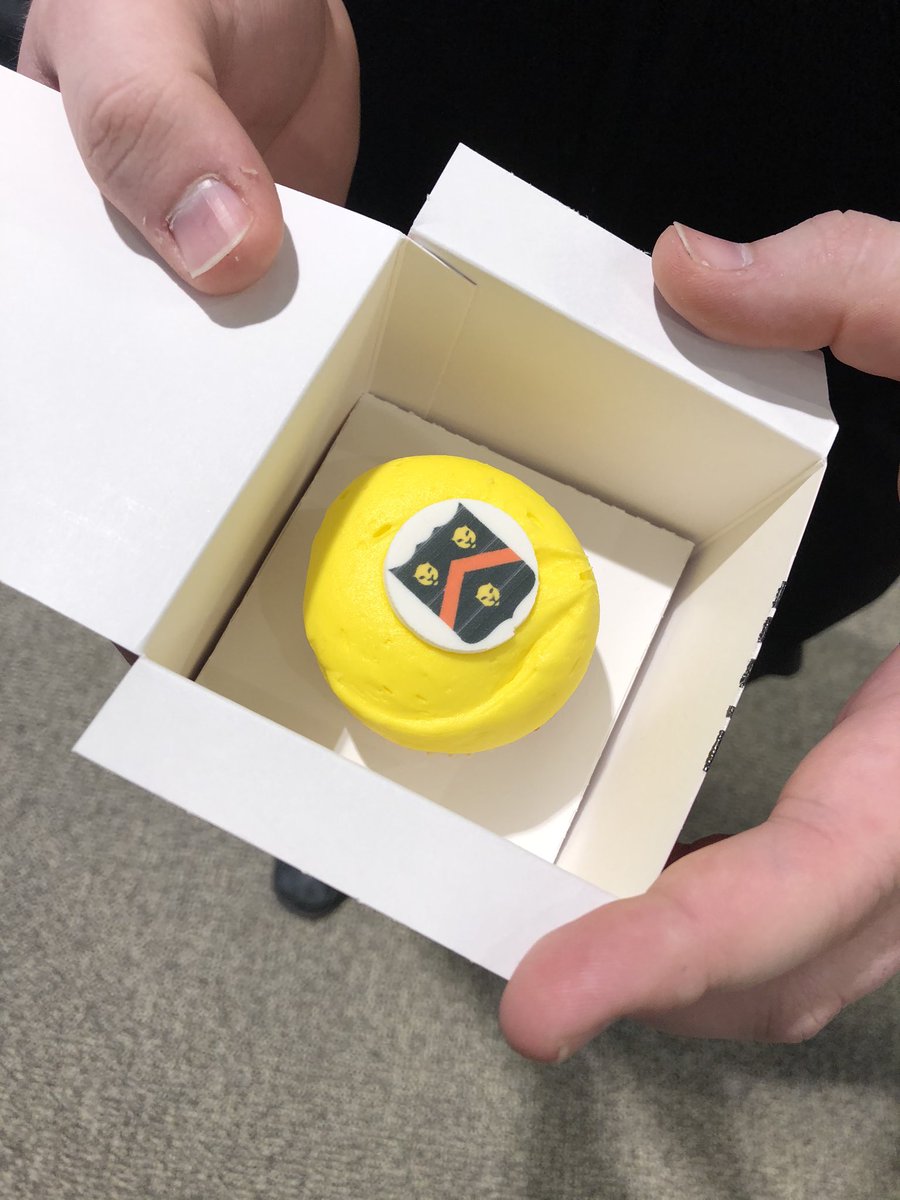 witfacilities's tweet photo. A great afternoon of furniture, talk on trends in higher ed, showroom tour and of course cupcakes with @National_Boston #reflectivespaces #sandbox #collaborative #options https://t.co/QRz63S65t8