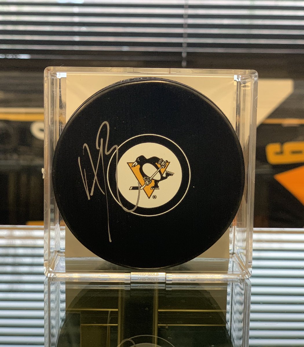 PenguinsJesus's tweet photo. We're giving away an autographed puck of the #Penguins Bryan Rust with our friends @TotalSportsEnt 

Enter to win by -- 

Retweeting this post, and following us and @TotalSportsEnt 

Winner announced on Monday 1/20 https://t.co/cU60VVkTfe
