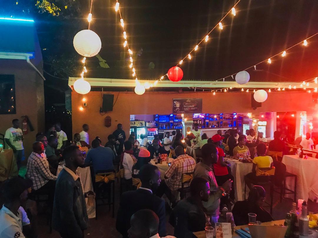 GilbertBems's tweet photo. Mbarara has the vyb
#JWHighBallTour
#signaturepremium https://t.co/DFejGBbClf