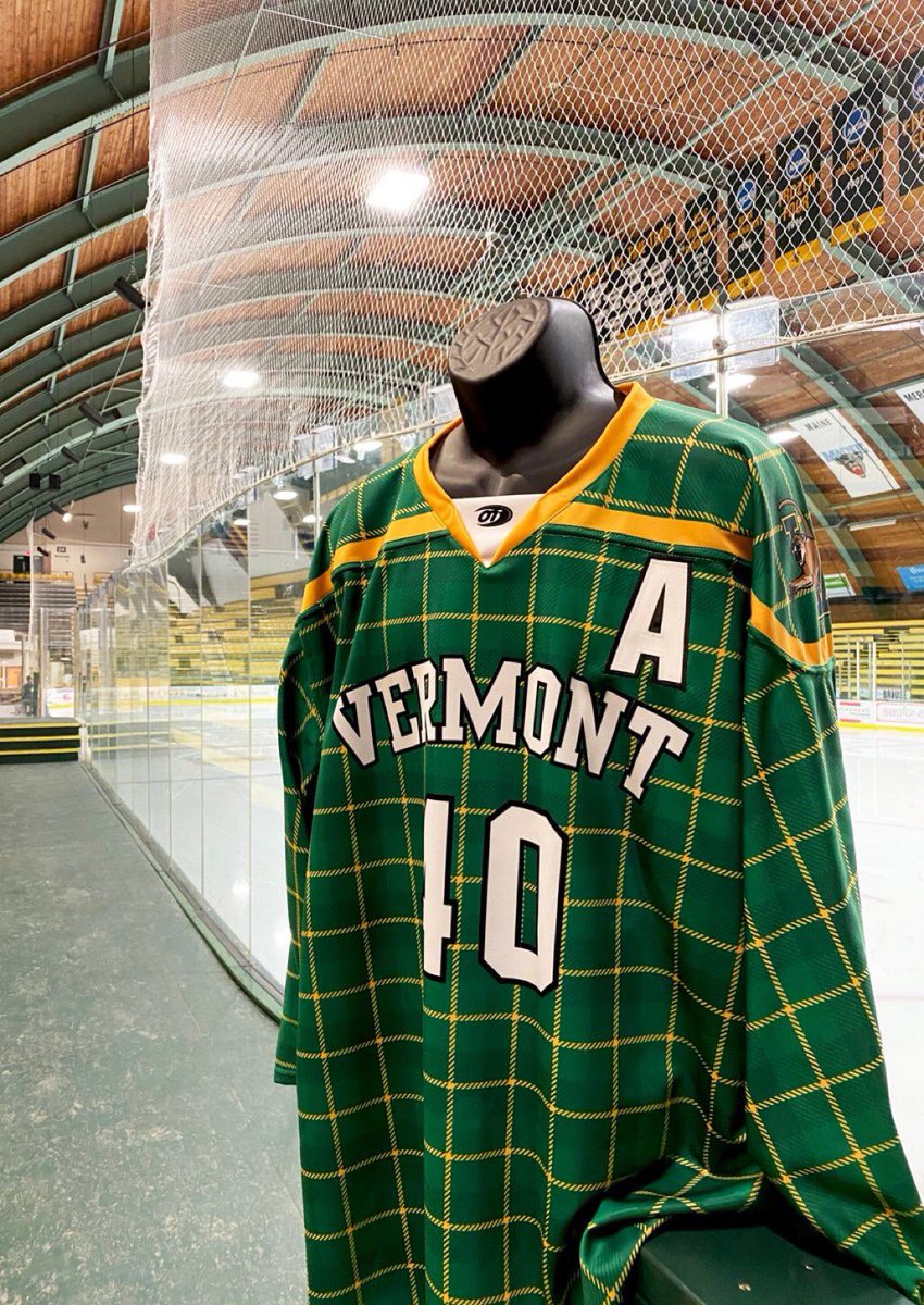 UVM will wear these flannel sweaters tomorrow night against UMass 🔥🔥

(via <a href="/UVMathletics/">UVM Athletics</a>)