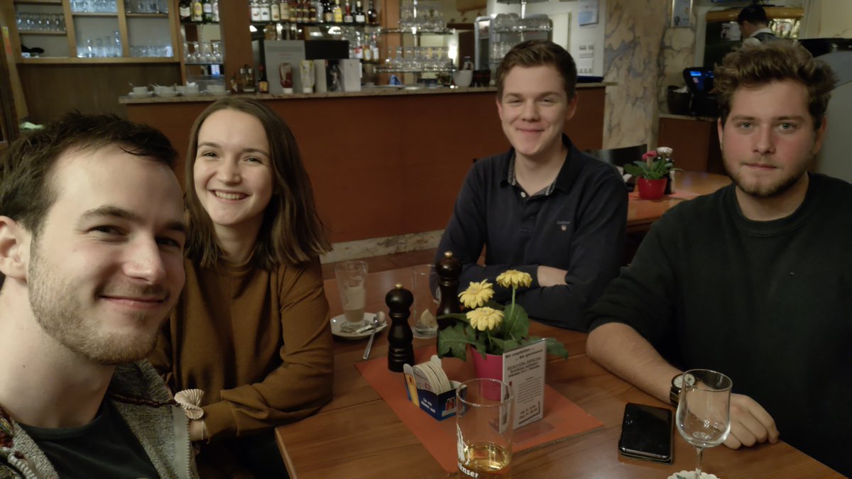 DieJungeMitteEO's tweet photo. Prüfungs- und Lernphasenbedingt ist heute der #JPStammtisch etwas kleiner ausgefallen - die Diskussionen sind jedoch trotzdem gut 😁 #generationBDP https://t.co/noUIS0bzlo