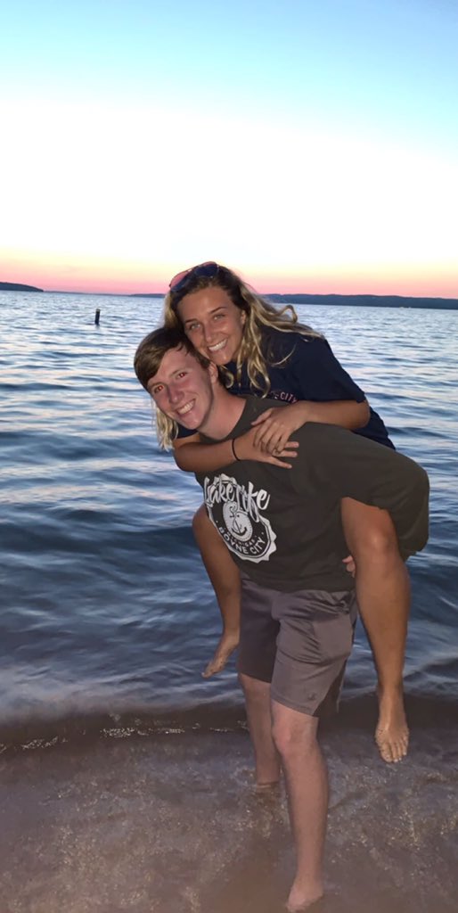 LogannHarding's tweet photo. Happy 19th birthday to my favorite boy!! 🥳 thank you for everything you’ve done for me!! I hope you have the best birthday today! I love you!❤️❤️❤️ https://t.co/nr5r3MiOD4