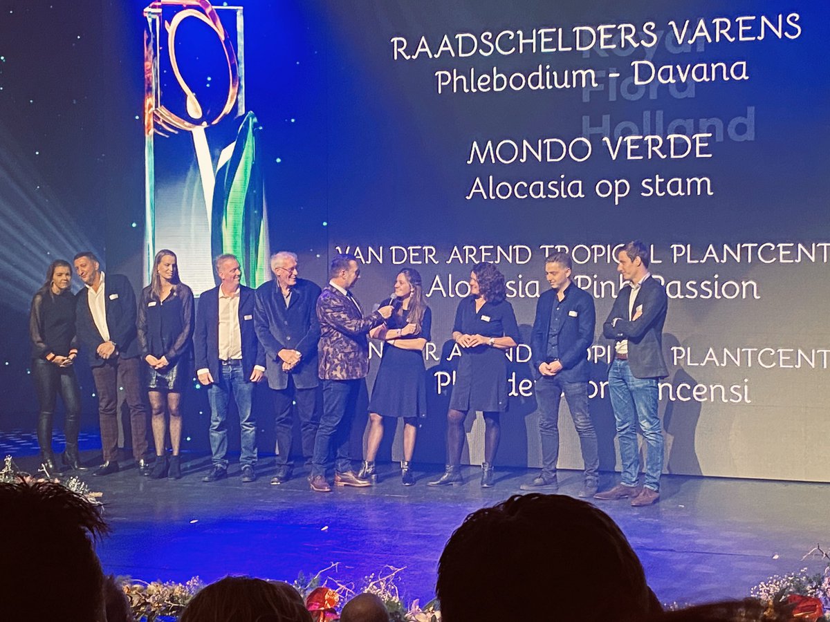 MondoVerdePlant's tweet photo. Vandaag uitreiking Glazen Tulp van Flora Holland. Mondo Verde is tweede geworden en wij zijn daar trots op!.

Familie Raadskelders van harte gefeliciteerd met jullie award https://t.co/xrDJojjfly