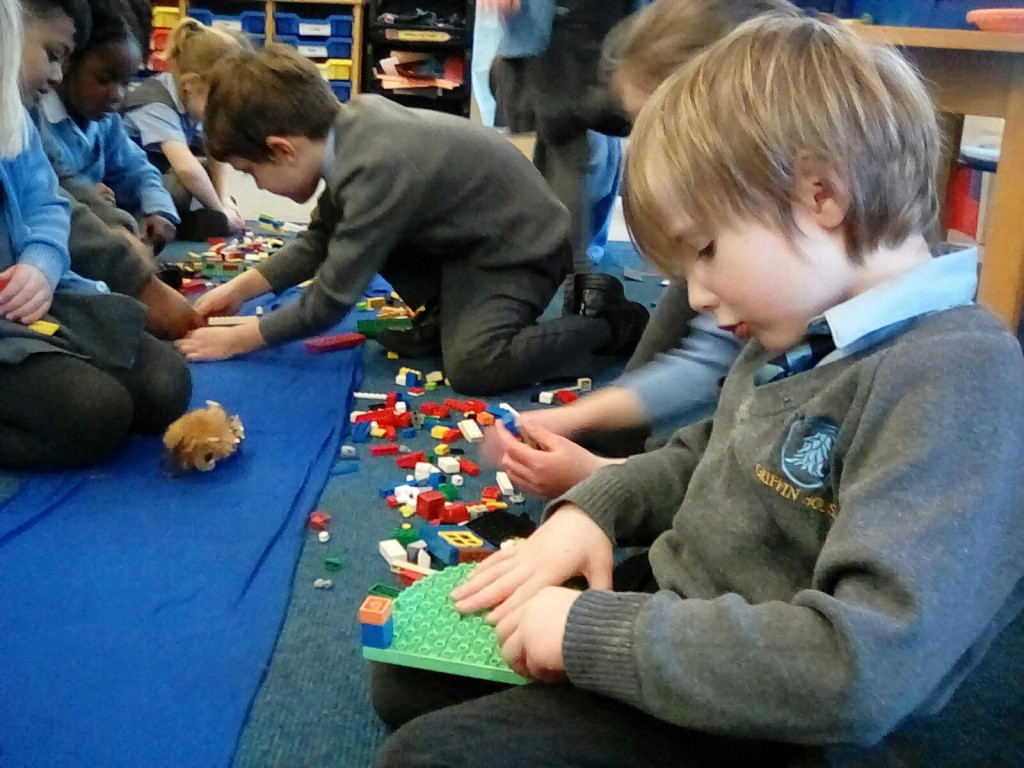 GriffinHouseSch's tweet photo. Our Reception class taking part in STEM lessons. Can you build a bridge that will cross the river and allow the boat to sail underneath? #GHSEarlyYears #GHSScience https://t.co/fz7fJzm5cd