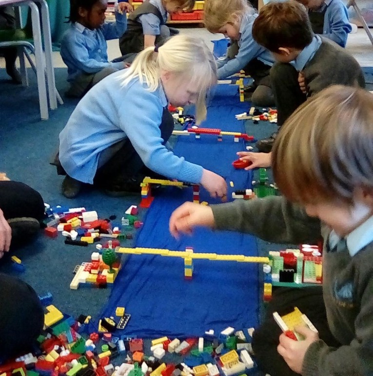 GriffinHouseSch's tweet photo. Our Reception class taking part in STEM lessons. Can you build a bridge that will cross the river and allow the boat to sail underneath? #GHSEarlyYears #GHSScience https://t.co/fz7fJzm5cd