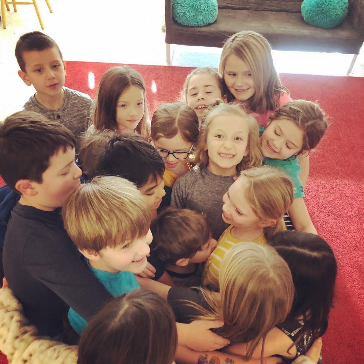 AmandaWilley5's tweet photo. Today was super special! My closest friend Celeste and her son Emerson, came in as our mystery readers to share a story about a zebra with autism! We learned a lot and had so much fun! #mysteryreader #autismawareness #bestfriends #lb65 https://t.co/OZYefhCGVe