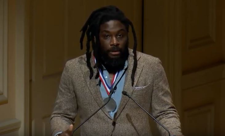 sljournal's tweet image. Jason Reynolds Officially Becomes National Ambassador of Young People&apos;s Literature at Library of Congress Ceremony ow.ly/U37250xXuu9