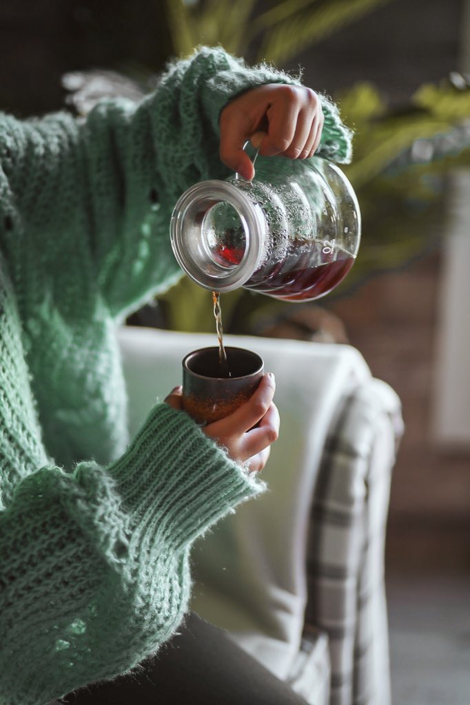 سيره ذاتيه :
 شخص يتجدد قلبه معَ كٌل كوب قهوة.♥️