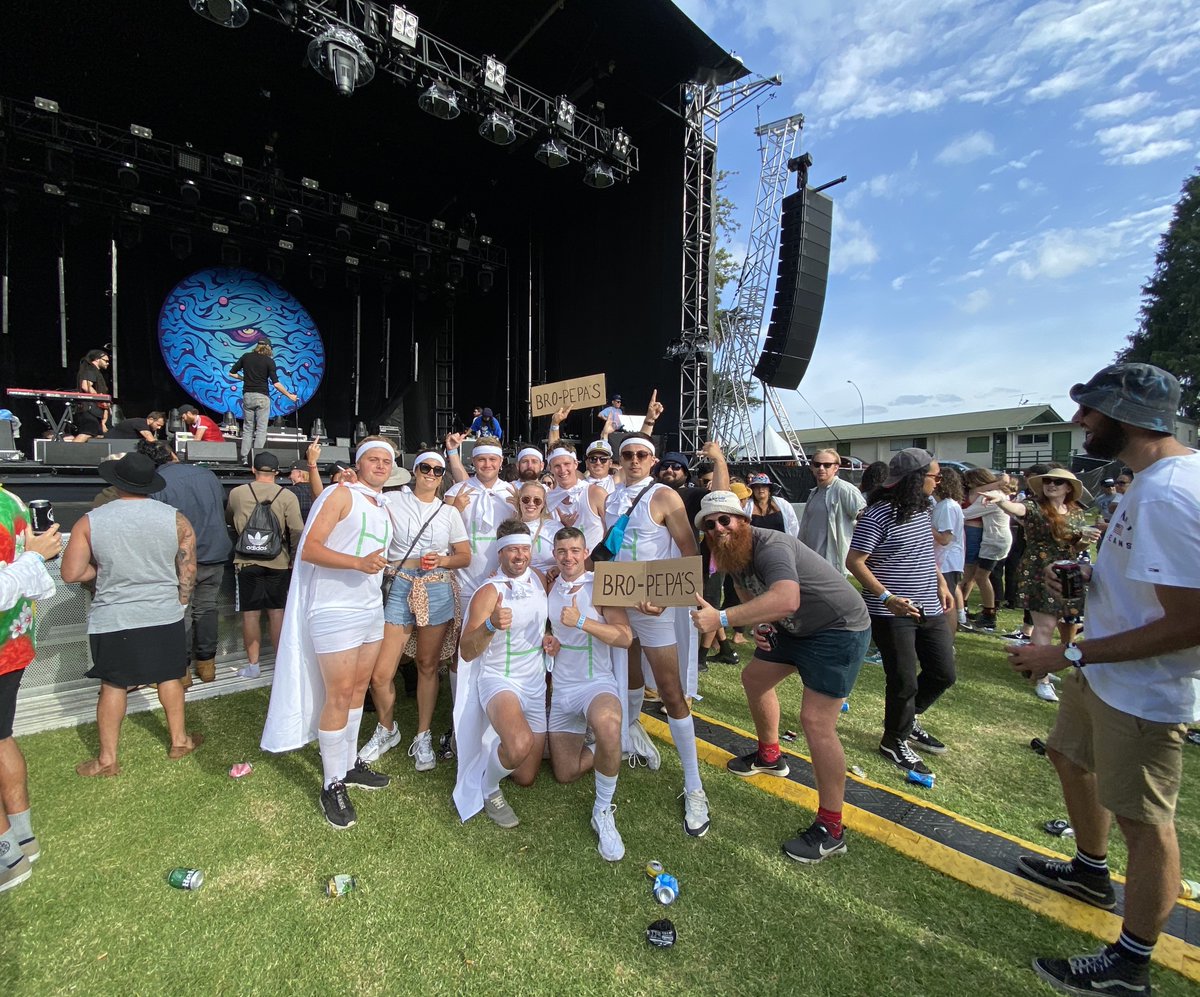 fatfreddysdrop1's tweet photo. Come with your stylin' ways to Western Springs Outer Field 18 Jan for the ultimate summer sizzle. Kia Ora Bro-Pepa's, smashed our Tauranga show!!! Roll on AKLD city, what you got? #swaylikethis
NZ Summer Record Tour Tix https://t.co/ars9d1t92a
Gates Open 3pm, Gate Sales $130 https://t.co/2089nDyQ7G