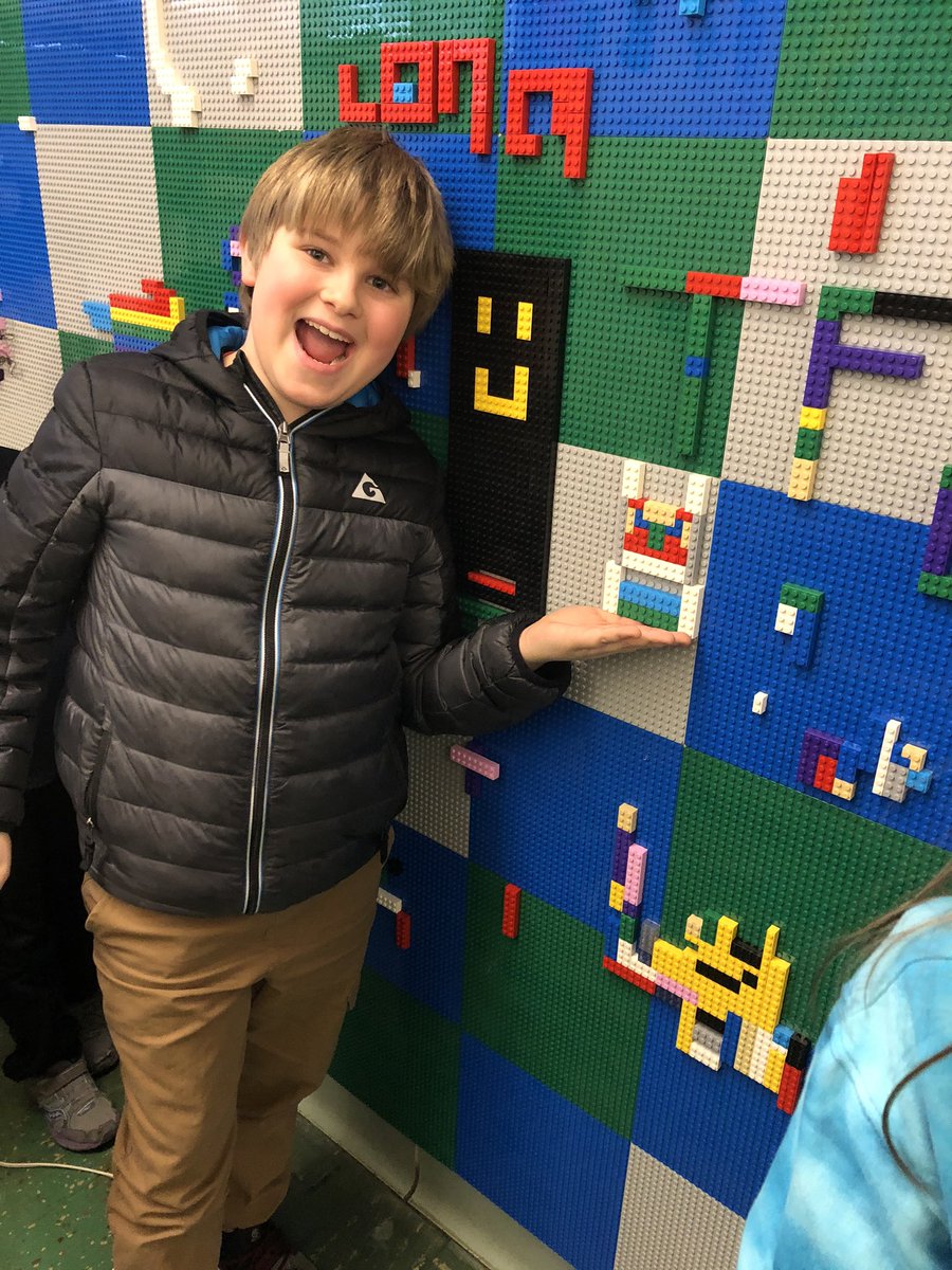 katiepatt4's tweet photo. Even though we could only spare 20 minutes in the Makerspace, it was worth every second! We had houses, dog houses, army bases, space crafts and more. Some also chose to code on @AcellusLearning. These kids deserved some time up there to sparkle! 🚀 #makersatwork https://t.co/bsvlzyvMJn
