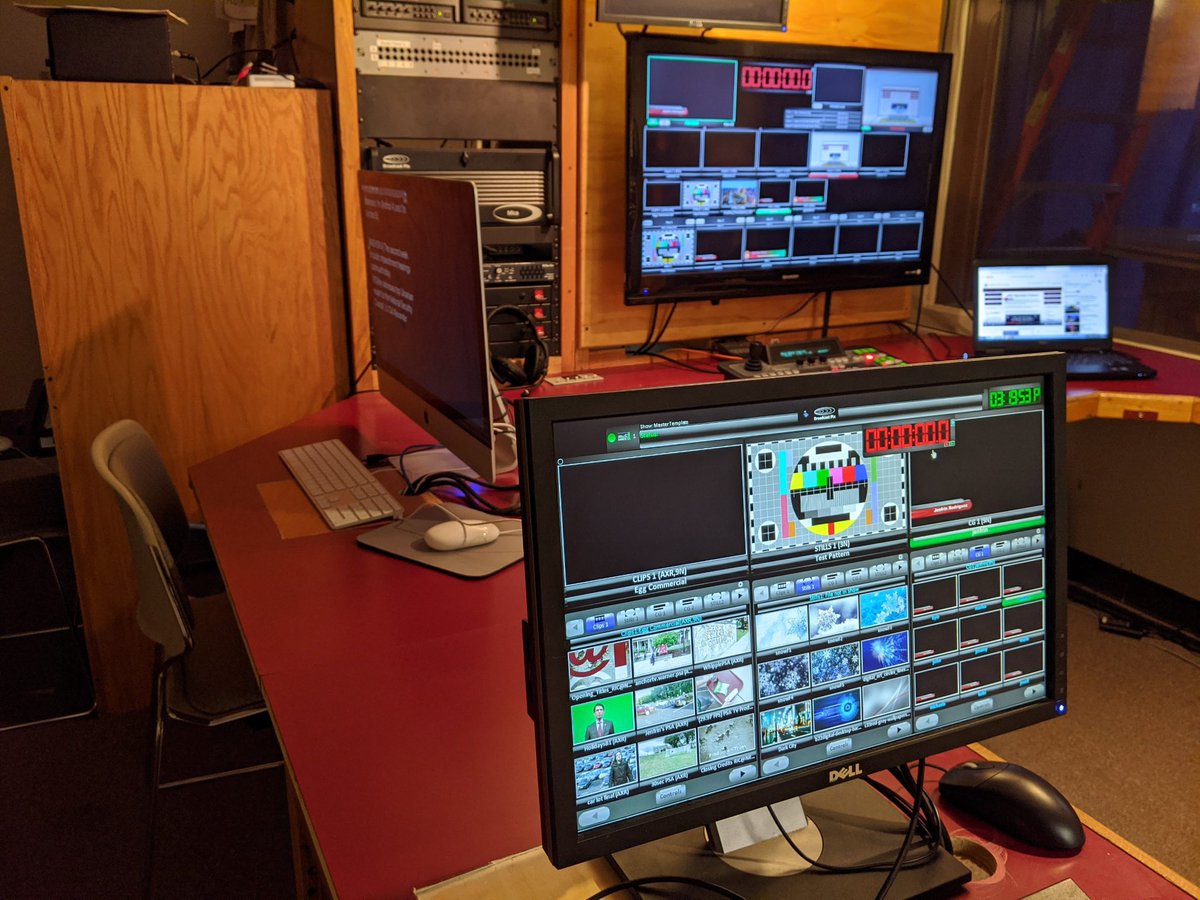 RictvStudio's tweet photo. New year, new me

#tvstudio #newyearnewme #studio #ric #ricnews #technology #recording #renovation #remodel #winterbreak https://t.co/hLOJxnYR4Y