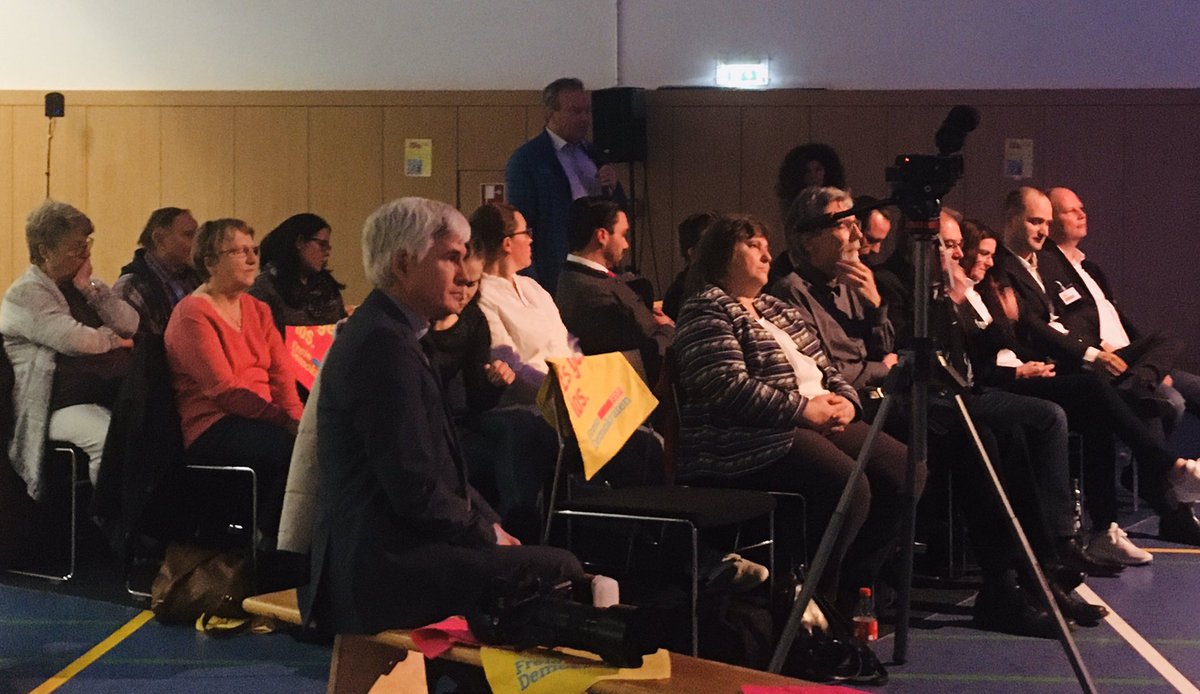 JG_Ripp's tweet photo. Impressionen 😀😀😀🙋🏼♂️🙋🏼♂️🙋🏼♂️Mach Deine Heimat besser - FDP-Tour 2. Event - Gesellschaftsgespräche mit Karl Graf Stauffenberg #HBLZ #FDP1920 @fdpba @realMartinHagen @MarcoBuschmann @stauffenbeeg @DFoest @FdpPfeffer https://t.co/XyXWZxaFRp