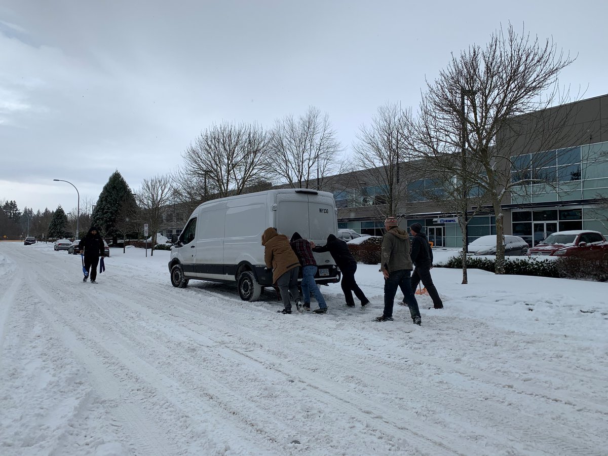 LiUNA1611's tweet photo. Thank you to Local 1611 members taking time out of the Training PLUS Survey course to help a stuck courier van.
#community #trainingplus #liunallocal1611 #liuna https://t.co/vOQg8Su6Rr
