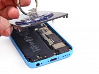 fixitclub's tweet photo. The internal battery in an iPhone is not easy to replace without special tools. Ask your phone service provider to replace the battery. https://t.co/cu82oqibKb https://t.co/VXCtsyImRo