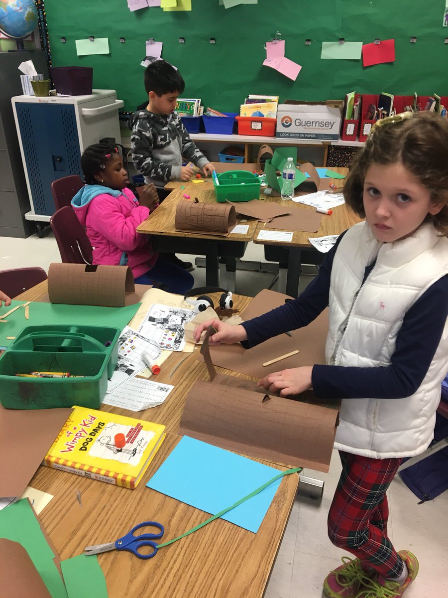 LresMonarchs's tweet photo. Hands-on learning...building longhouses #secondgrade #lresmonarchs #creativity https://t.co/MVVuiWTqkK