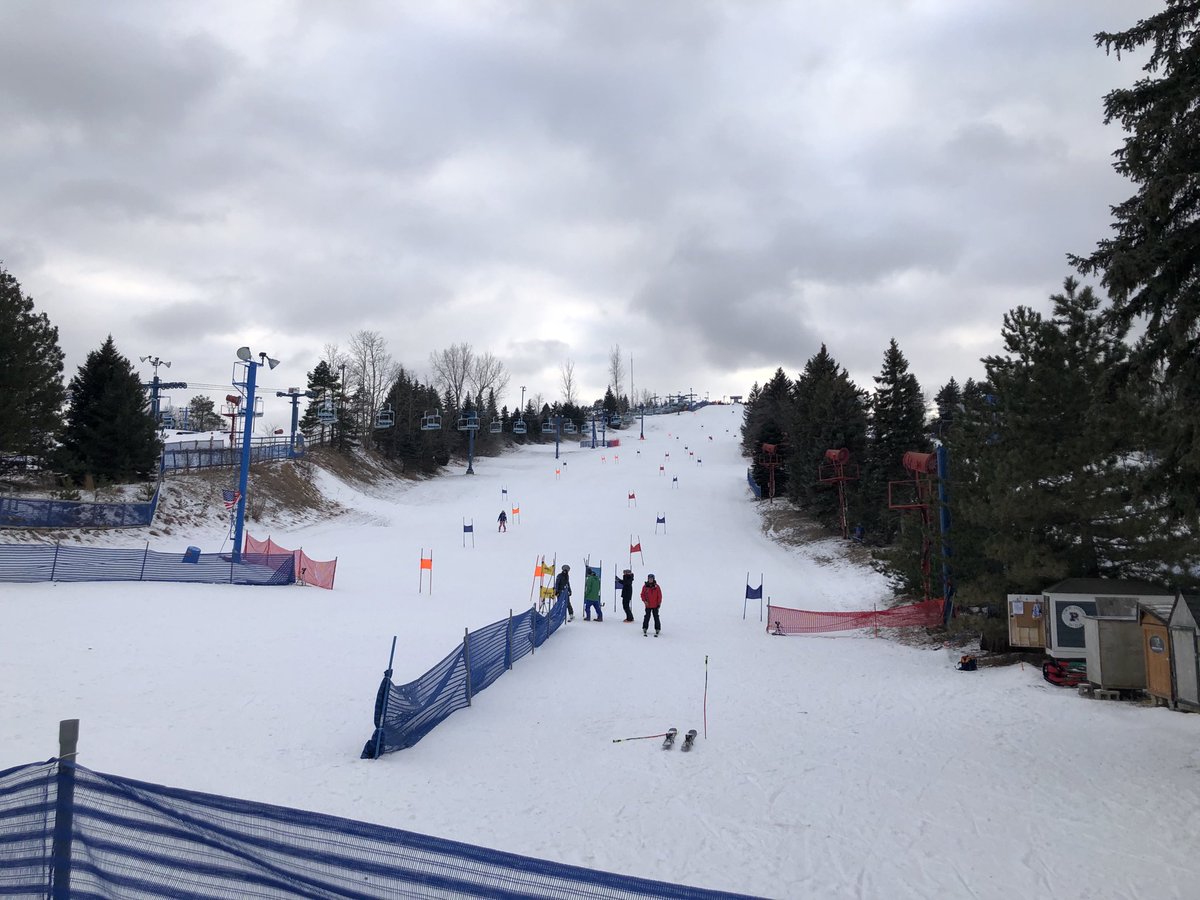 BronchosAD's tweet photo. Excited to be out at Mt. Holly to see our ski team compete!! #skifasthavefun @HollySchools @Holly_Students @HollyHighSchool @OxfordAD https://t.co/Ylo9snOrjt