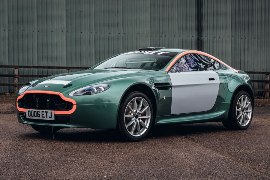 The chance to grab a little <a href="/astonmartin/">Aston Martin</a> <a href="/prodrive/">Prodrive</a> <a href="/DavidApplebyEng/">DAE</a> history with half the Vantage Rally GT fleet up for auction on <a href="/msportauctions/">Motorsport Auctions</a> 
the-advantage.org/2020/01/grabbi…