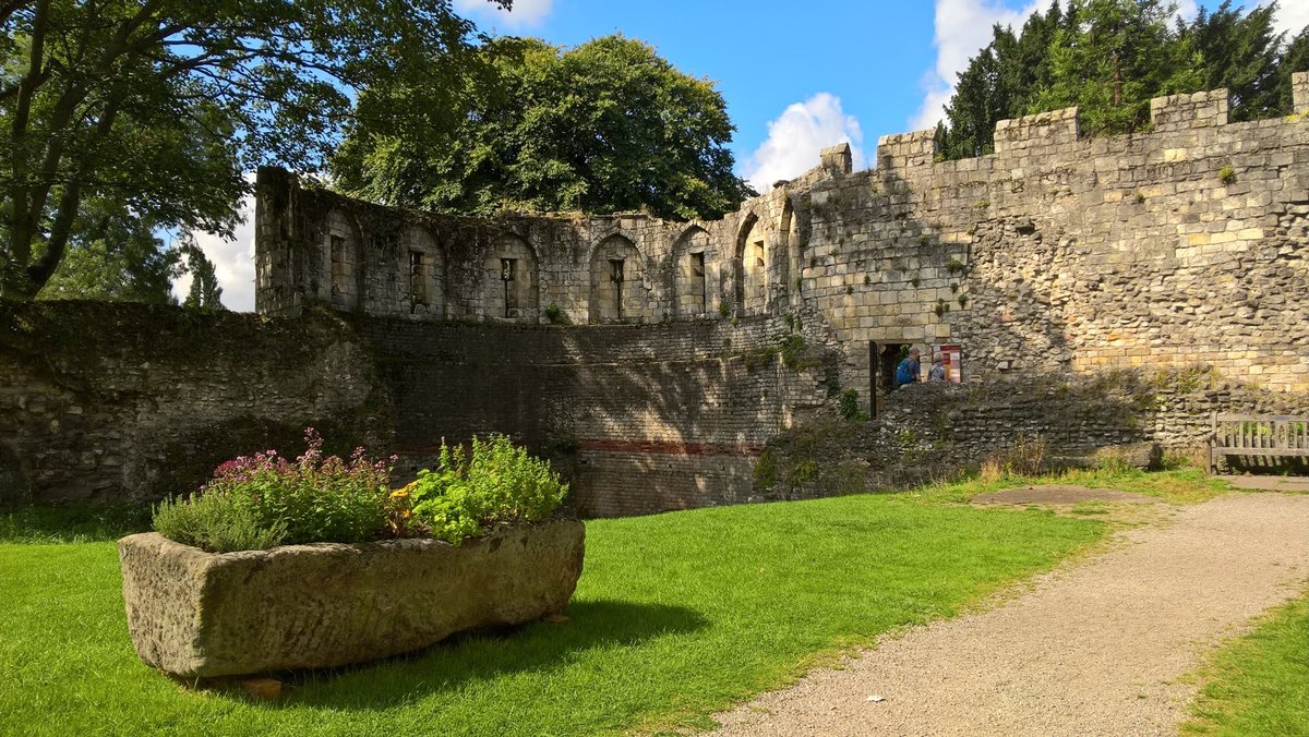 yorkwalls's tweet photo. @miserableoldgit @angieSAJourneys Approx 1000 years older than York Minster.... #York #history #MultangularTower https://t.co/HVa92431QY
